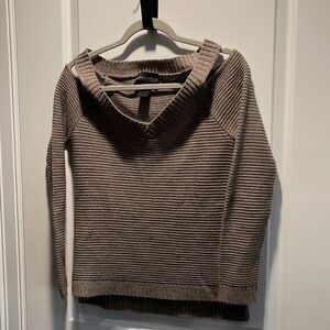 Absolutely creative worldwide cold shoulder sweater‎ Taupe color size small